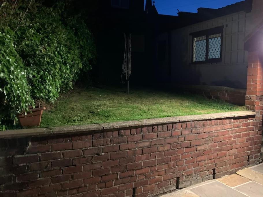 Award Winning Pet Friendly Paddock Cottage Whitby Exterior foto