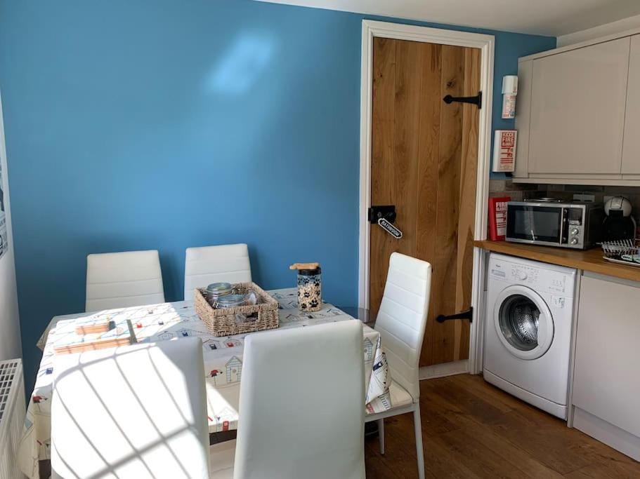 Award Winning Pet Friendly Paddock Cottage Whitby Exterior foto