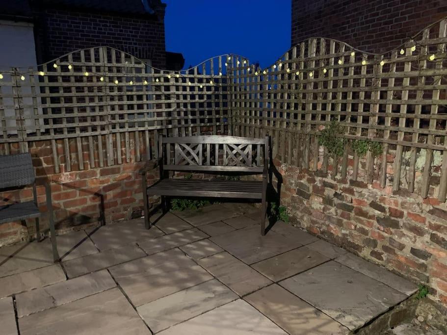 Award Winning Pet Friendly Paddock Cottage Whitby Exterior foto